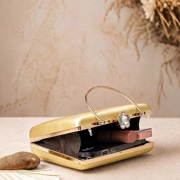 The Royal Rajasthani Clutch