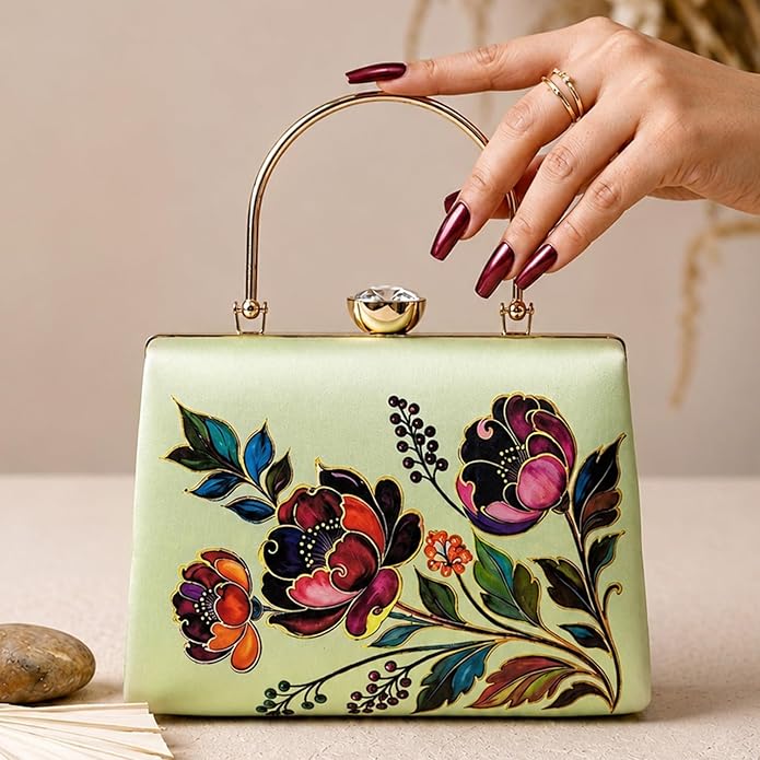 The Gulbahar Embroidered Clutch