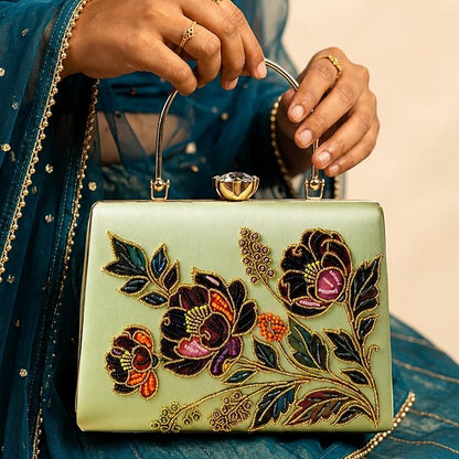 The Gulbahar Embroidered Clutch