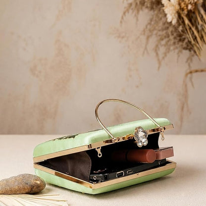 The Gulbahar Embroidered Clutch